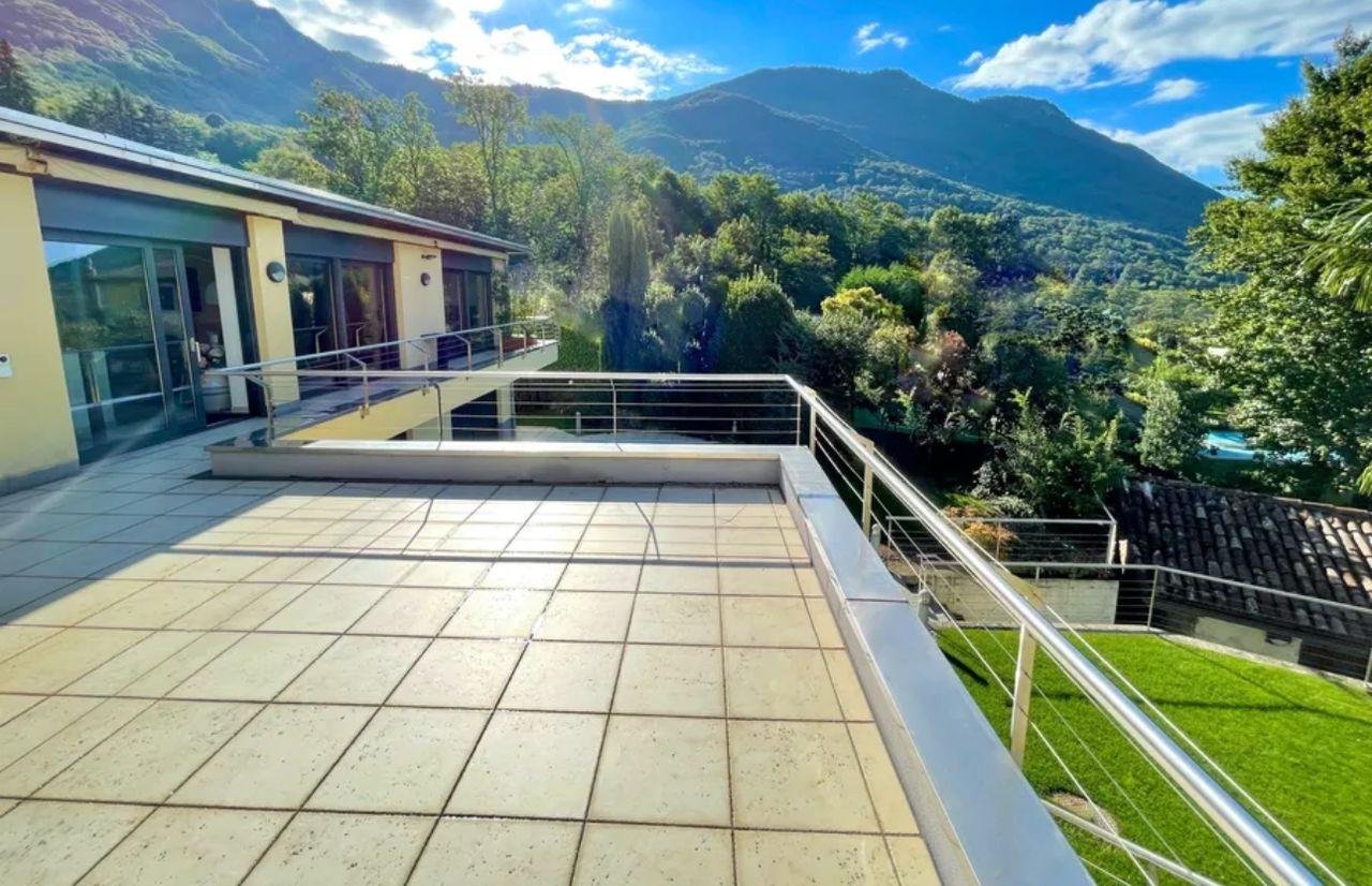 Laura Aguilera Royal Residence Lugano: Villa With Pool, Garden And Private Rustical Barn