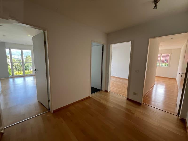 moderne Villa mit Pool, viel Licht und Komfort