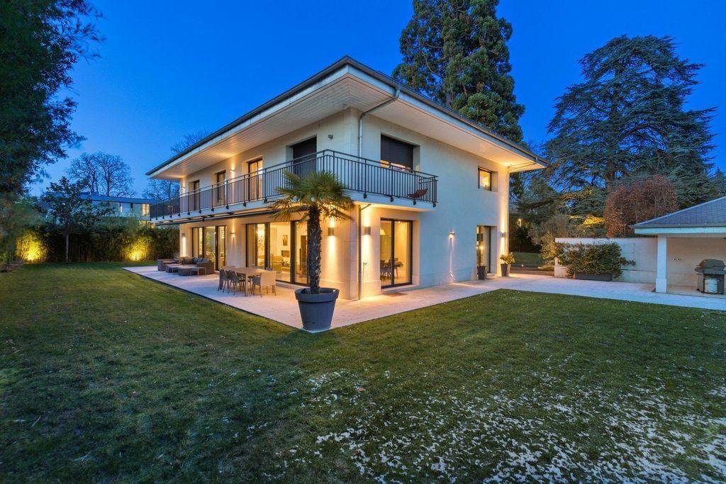 8 bedroom luxury Detached House for sale in Chêne-Bougeries, Switzerland